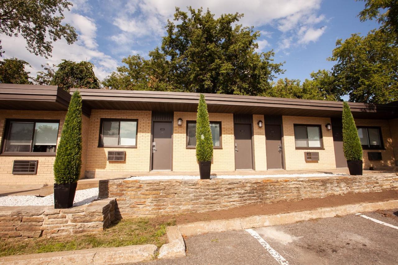 Motel Newstar Laval Esterno foto