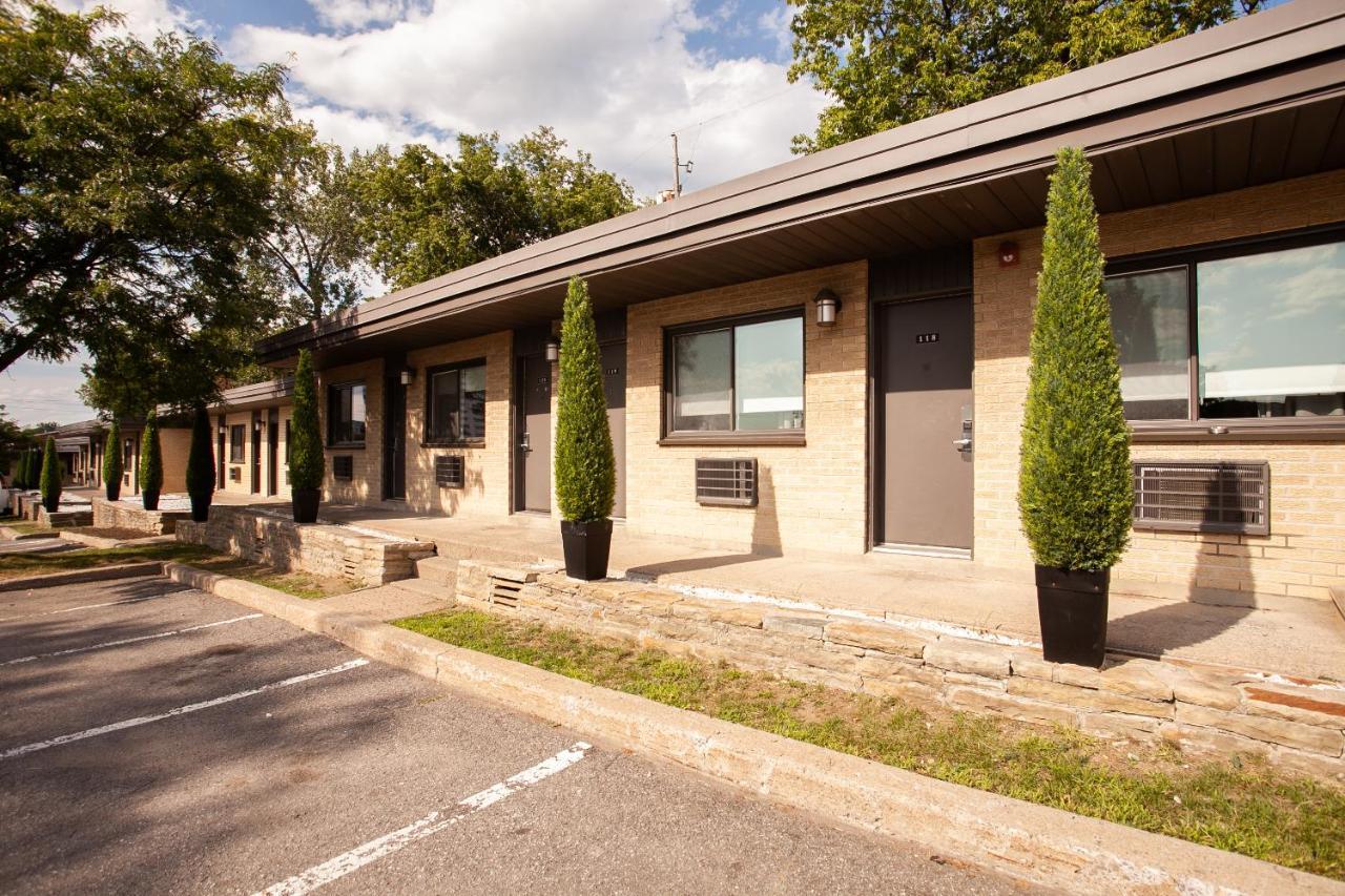 Motel Newstar Laval Esterno foto