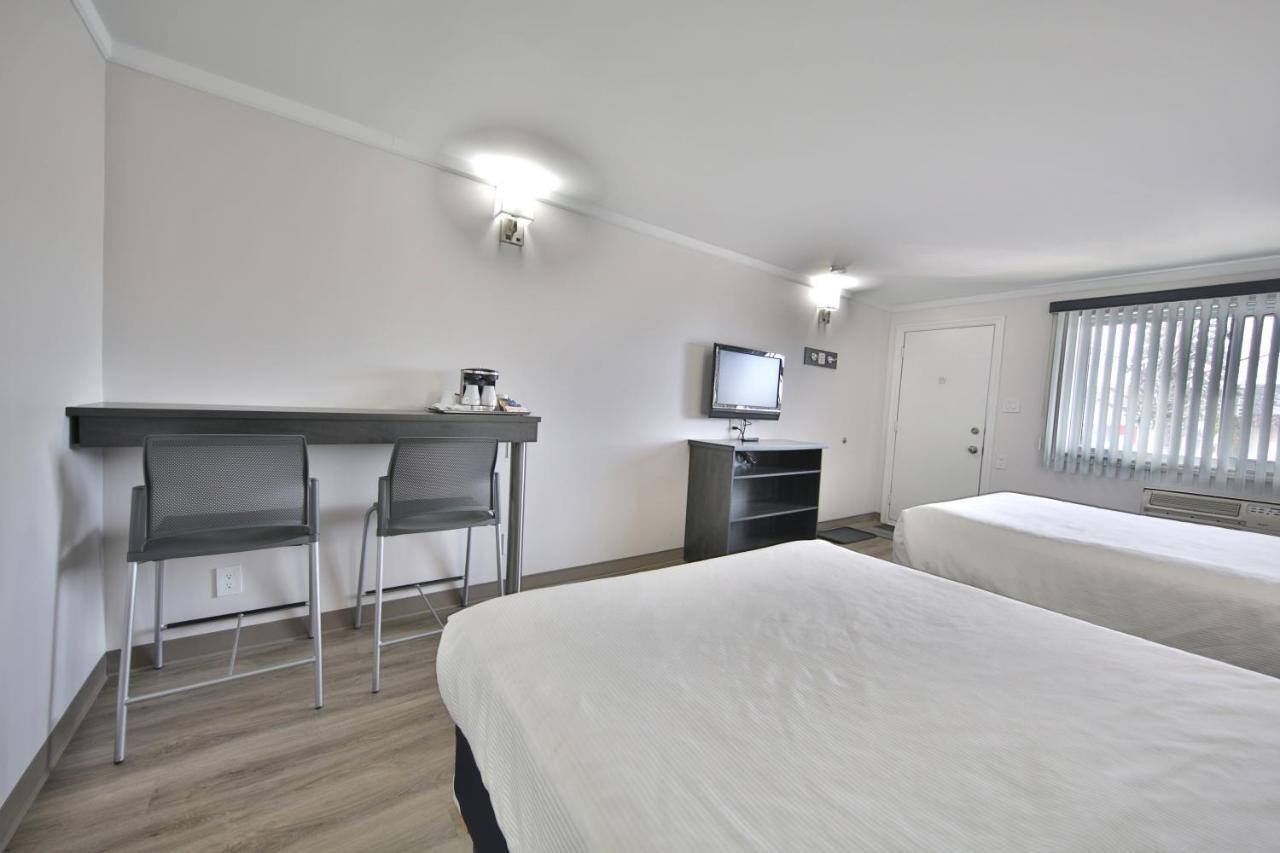 Motel Newstar Laval Esterno foto