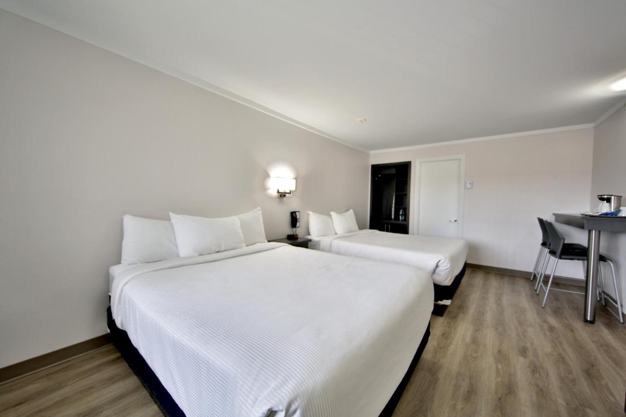 Motel Newstar Laval Esterno foto